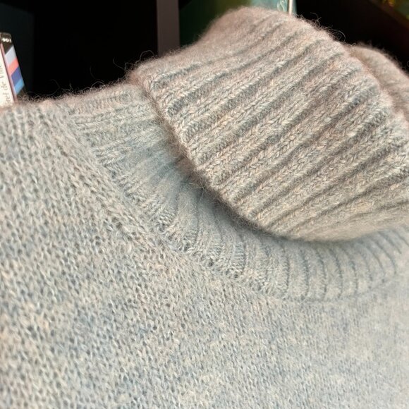 Club Monaco wool turtle neck, size M, NWOT - Picture 2 of 6